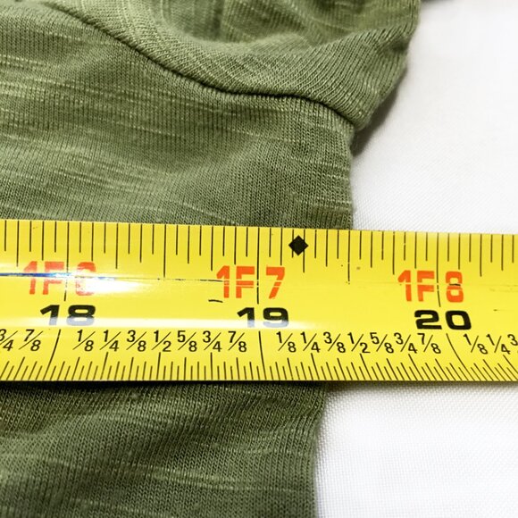 Old Navy Luxe women's green t-shirt short sleeve v- neck size medium - Picture 6 of 7